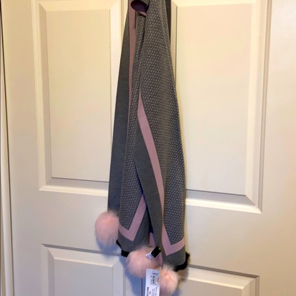 Grey and pink Scarf/Wrap - Picture 1 of 4